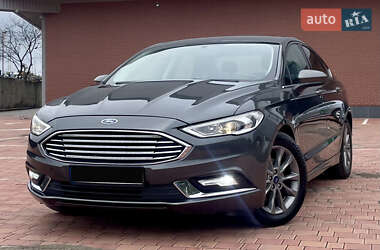 Седан Ford Fusion 2017 в 
