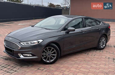 Седан Ford Fusion 2017 в 