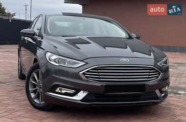 Седан Ford Fusion 2017 в 