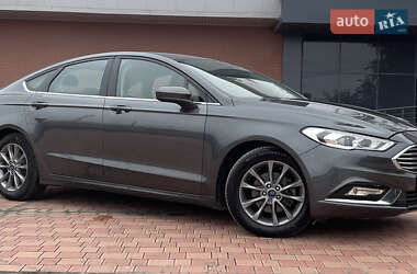 Седан Ford Fusion 2017 в 