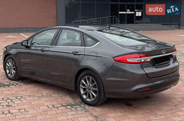 Седан Ford Fusion 2017 в 