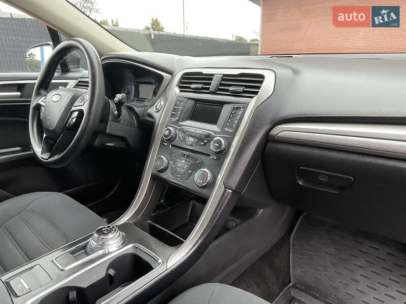 Седан Ford Fusion 2017 в Одесі