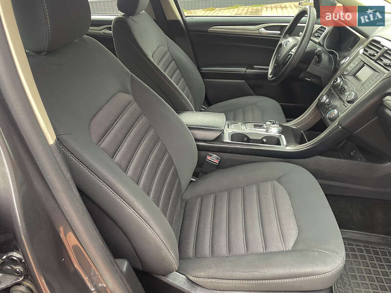 Седан Ford Fusion 2017 в Одесі