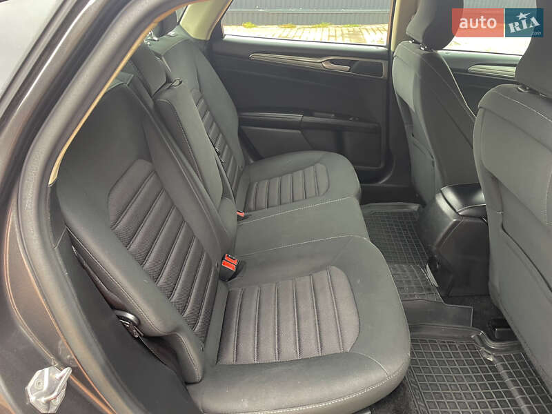 Седан Ford Fusion 2017 в Одесі