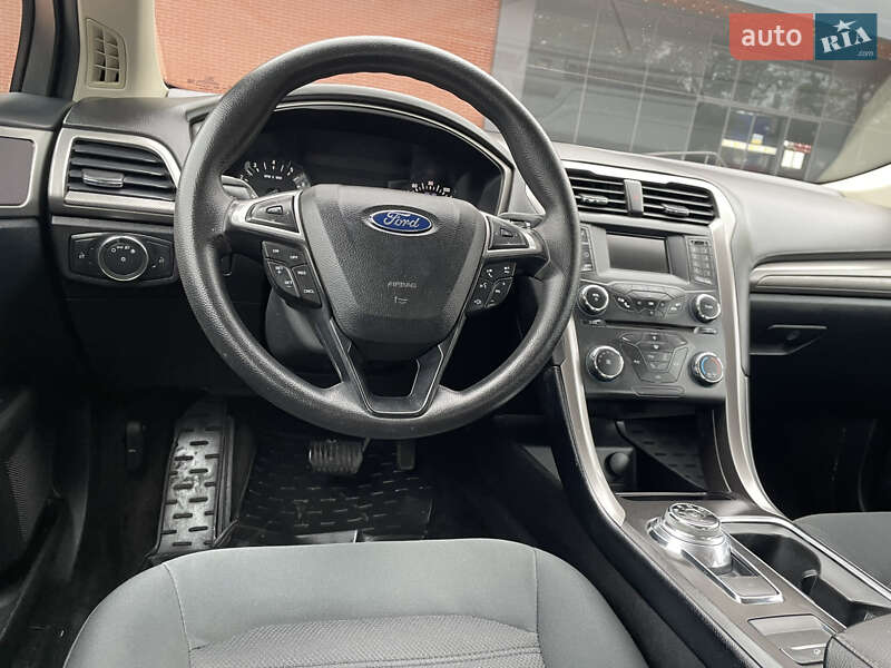 Седан Ford Fusion 2017 в Одесі