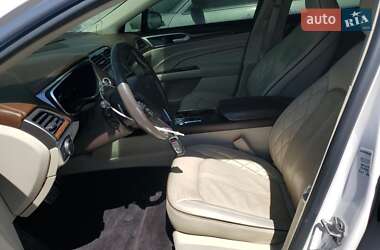 Седан Ford Fusion 2017 в 