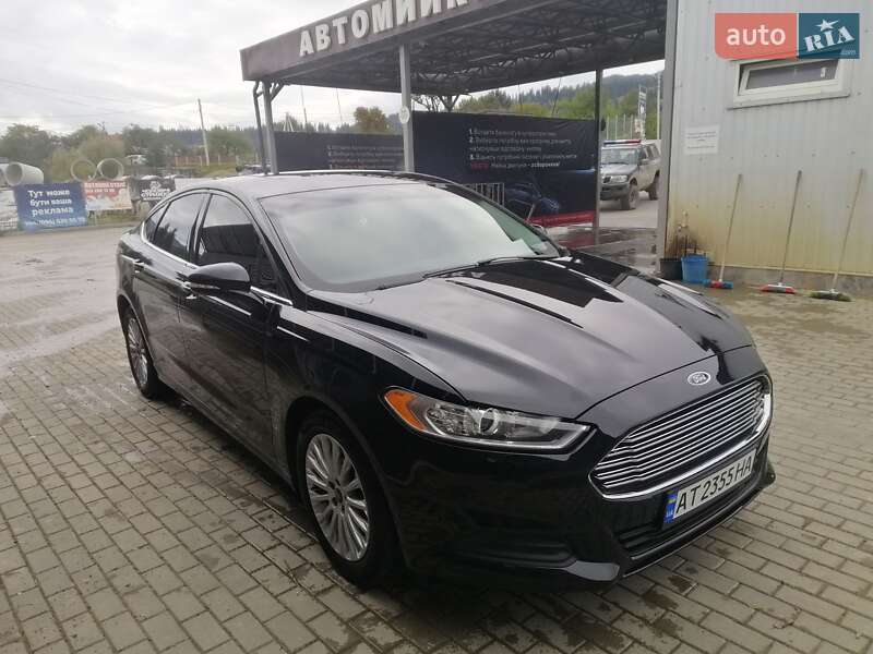 Седан Ford Fusion 2014 в Верховине