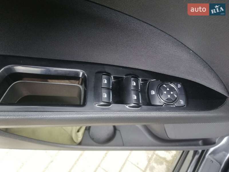 Седан Ford Fusion 2014 в Верховине