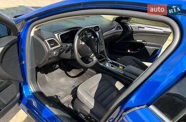 Седан Ford Fusion 2018 в 