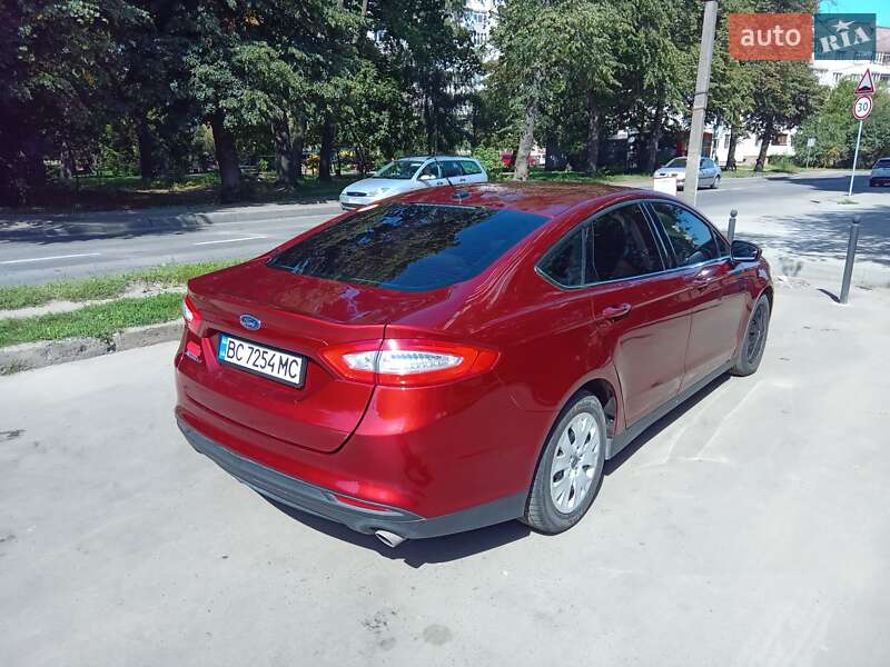 Седан Ford Fusion 2013 в Львові