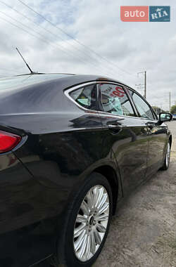 Седан Ford Fusion 2014 в 