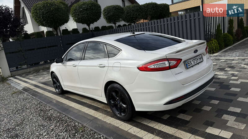Седан Ford Fusion 2014 в Львові