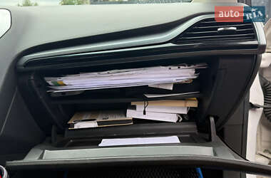 Седан Ford Fusion 2014 в 