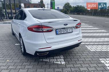 Седан Ford Fusion 2019 в 
