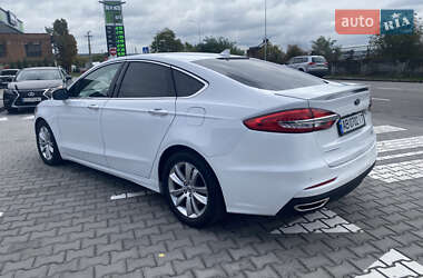 Седан Ford Fusion 2019 в 