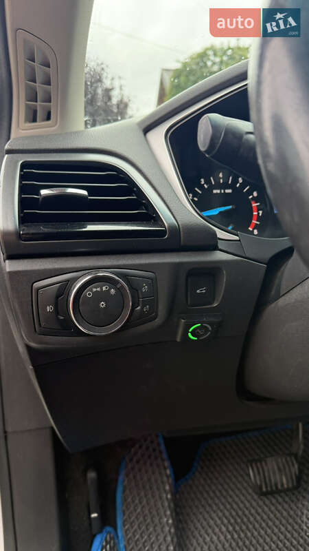 Седан Ford Fusion 2014 в Львові