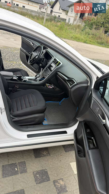 Седан Ford Fusion 2014 в Львові