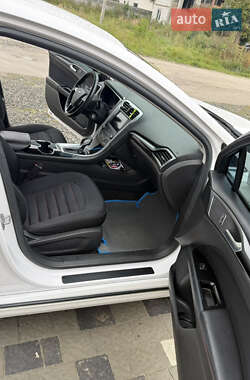 Седан Ford Fusion 2014 в 