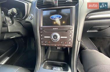 Седан Ford Fusion 2019 в 