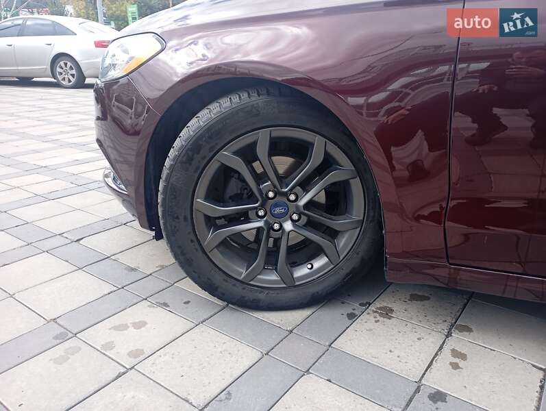 Седан Ford Fusion 2018 в Виннице