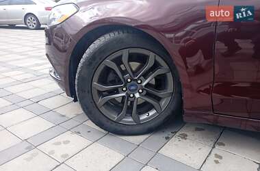 Седан Ford Fusion 2018 в 