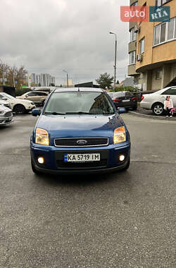 Хэтчбек Ford Fusion 2008 в 