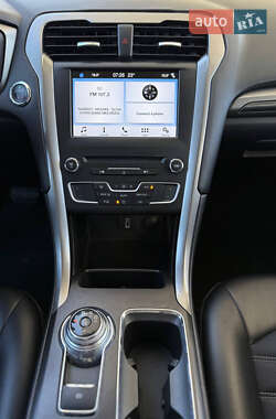 Седан Ford Fusion 2017 в 