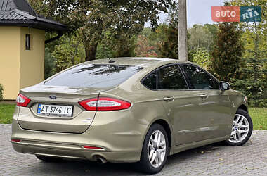 Седан Ford Fusion 2012 в 