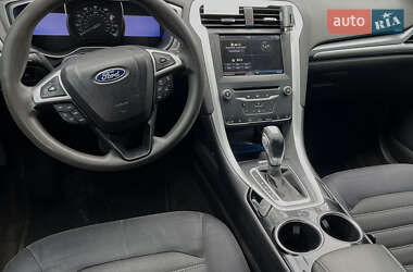Седан Ford Fusion 2012 в 