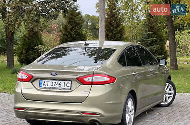 Седан Ford Fusion 2012 в 