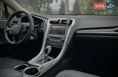 Седан Ford Fusion 2012 в 
