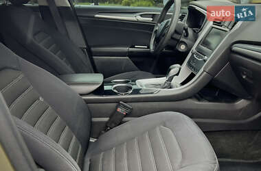 Седан Ford Fusion 2012 в 