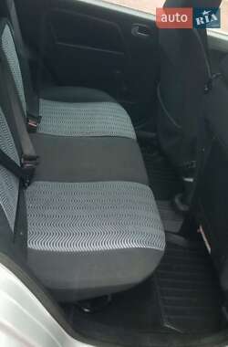 Хэтчбек Ford Fusion 2006 в 