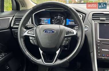 Седан Ford Fusion 2019 в 