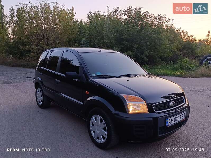 Хэтчбек Ford Fusion 2005 в Радомышле