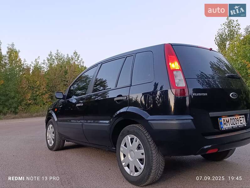 Хэтчбек Ford Fusion 2005 в Радомышле