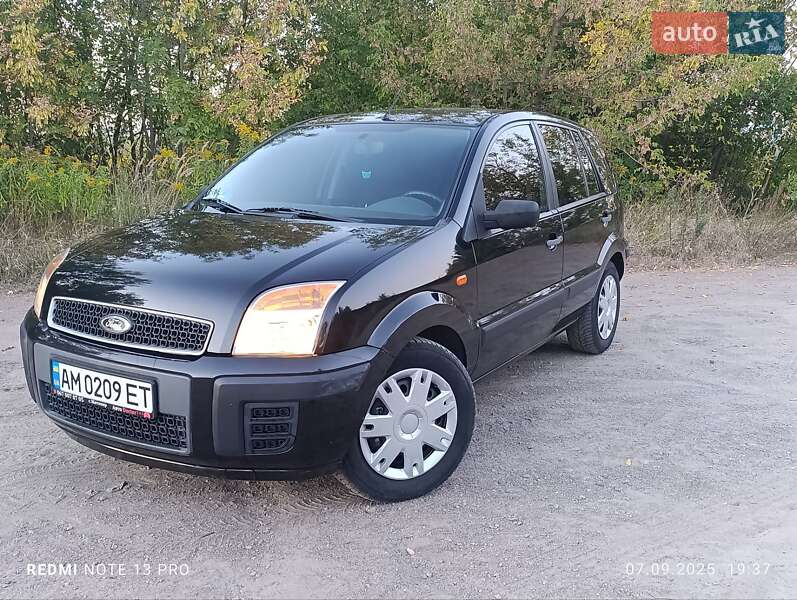 Хэтчбек Ford Fusion 2005 в Радомышле