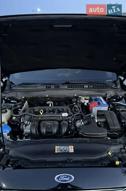Седан Ford Fusion 2013 в 