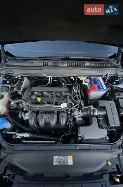 Седан Ford Fusion 2013 в 