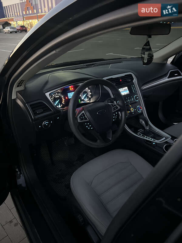 Седан Ford Fusion 2013 в Сумах