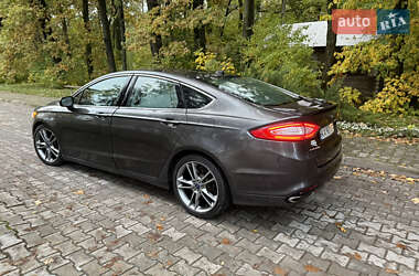 Седан Ford Fusion 2015 в 