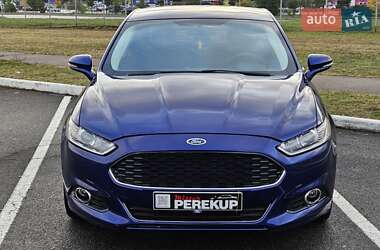 Седан Ford Fusion 2015 в 