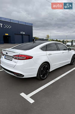 Седан Ford Fusion 2018 в 