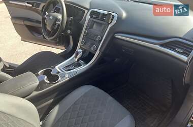 Седан Ford Fusion 2016 в  фото 7 Седан Ford Fusion 2016 в