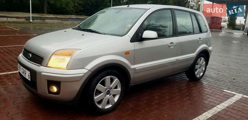Хэтчбек Ford Fusion 2006 в 