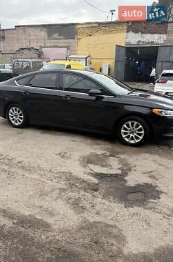 Седан Ford Fusion 2015 в 