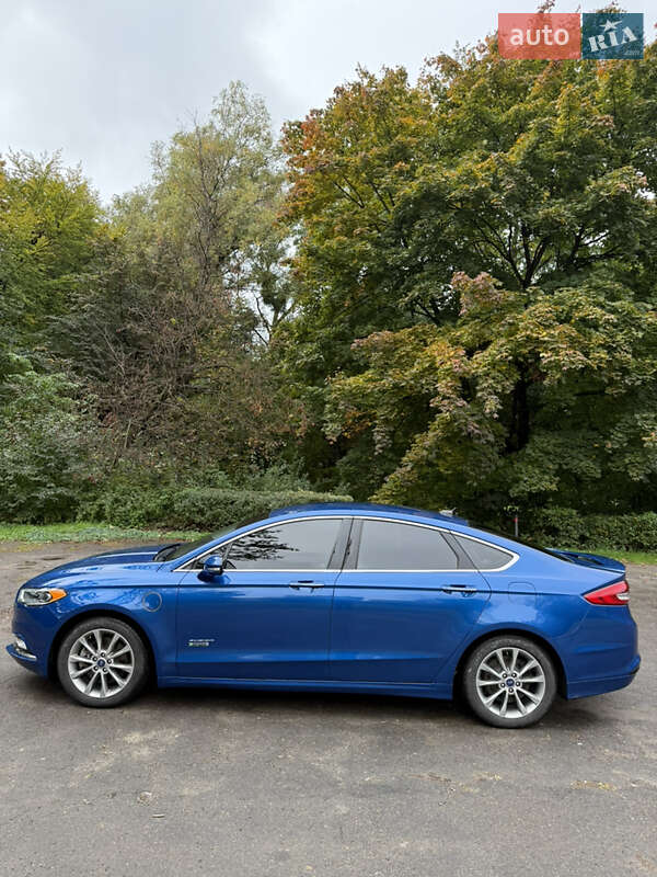 Седан Ford Fusion 2016 в Львові