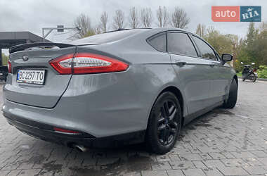 Седан Ford Fusion 2013 в Надворной