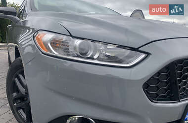 Седан Ford Fusion 2013 в 
