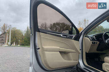 Седан Ford Fusion 2013 в 